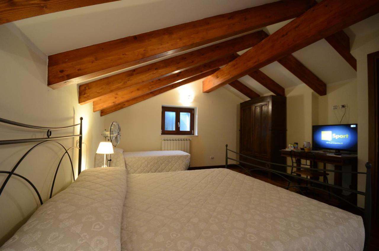 Bed and Breakfast Mirbea Cisano sul Neva Exterior foto